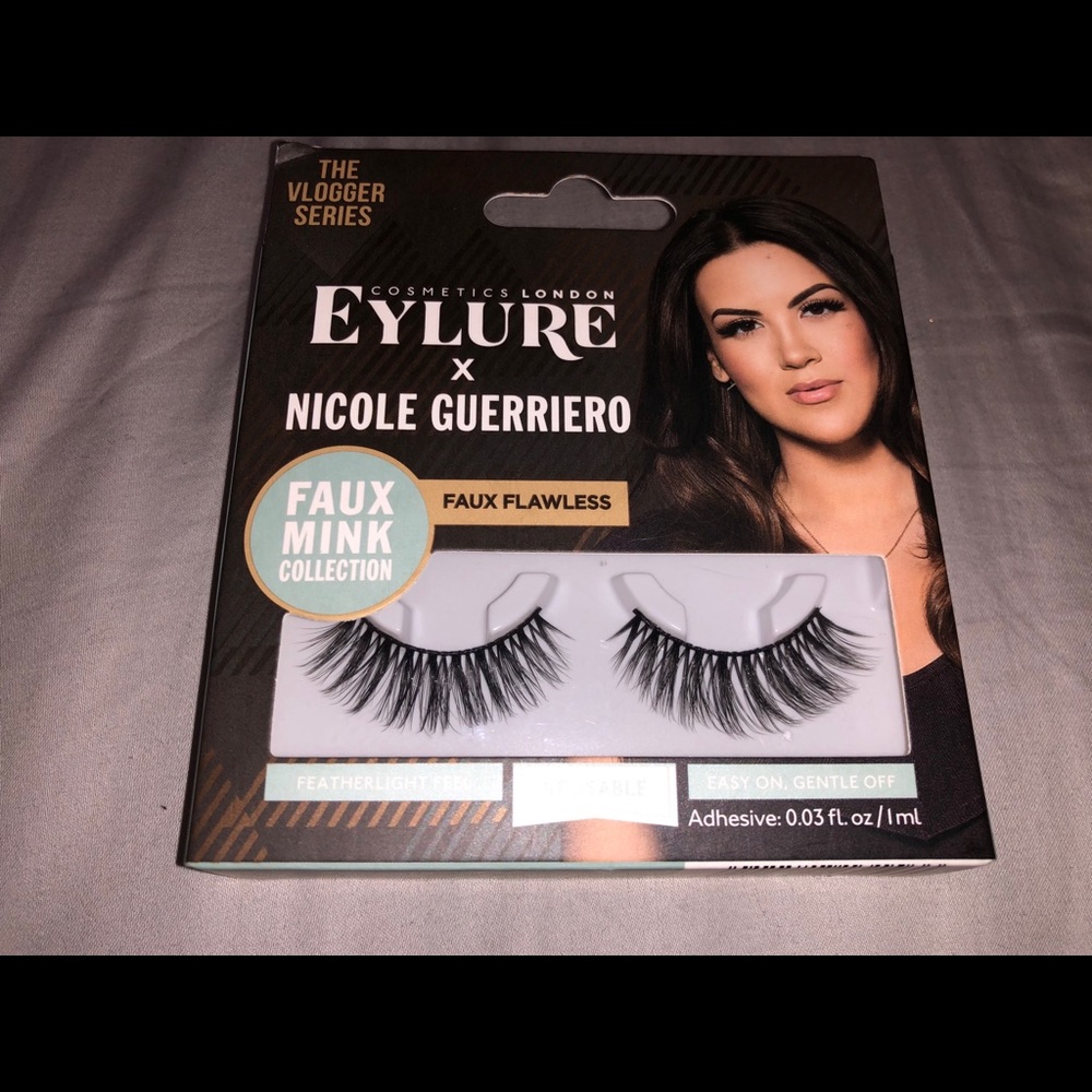Eye lashes strips